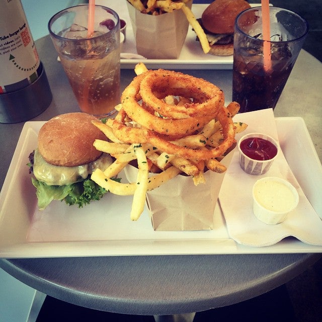 Burger Lounge photo 4