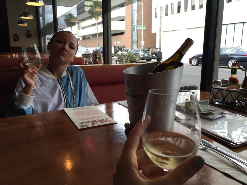 The Nosh of Beverly Hills photo 4